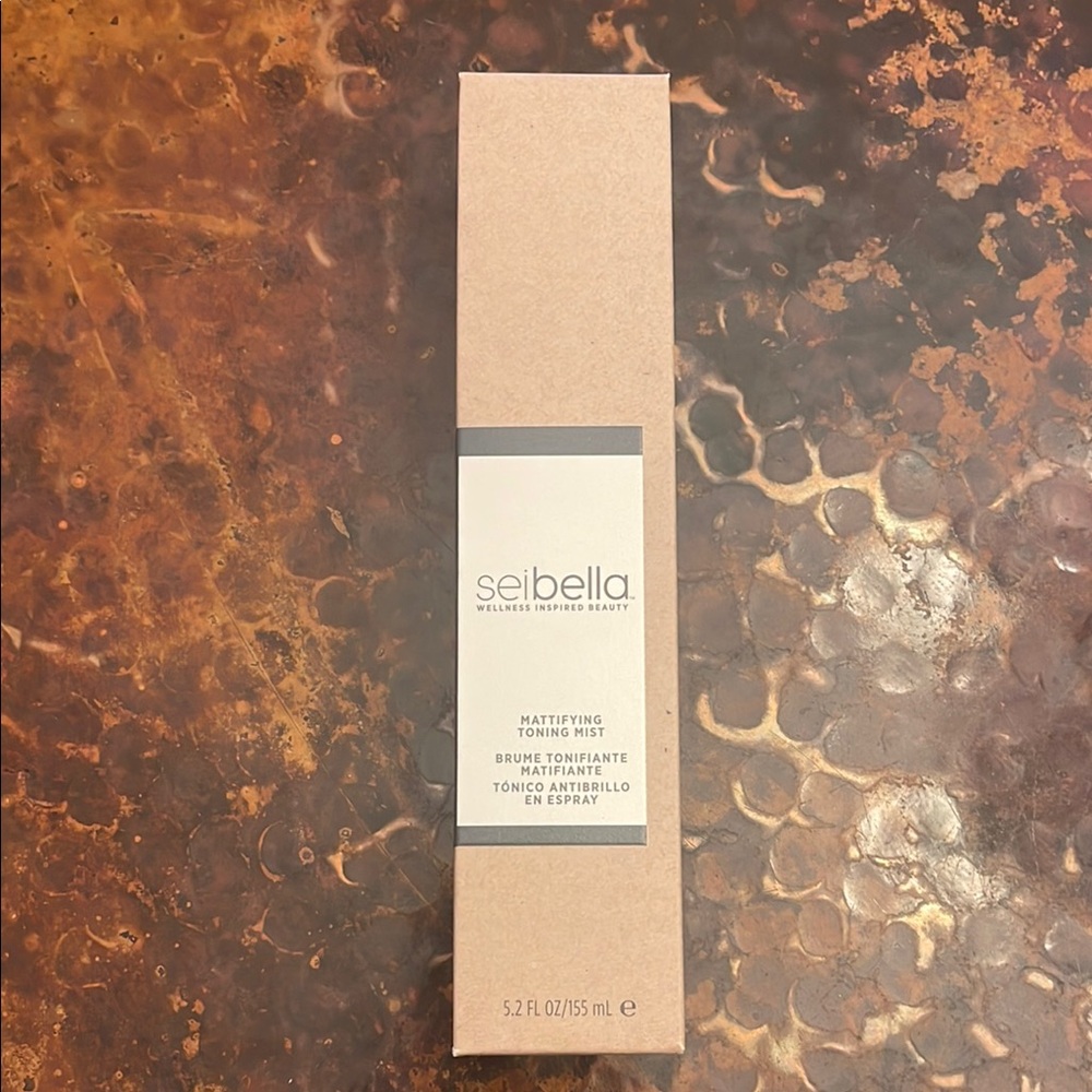 Sei Bella Charcoal and Flower Mattifying  Toning Mist